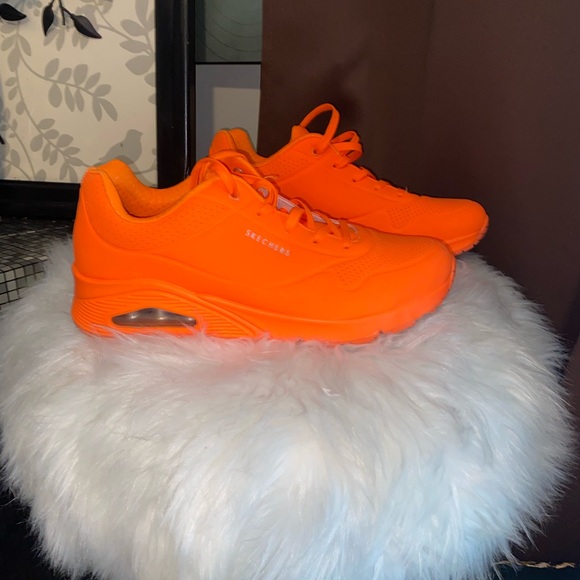 Skechers Uno Neon Orange Athletic Shoes - Picture 2 of 8